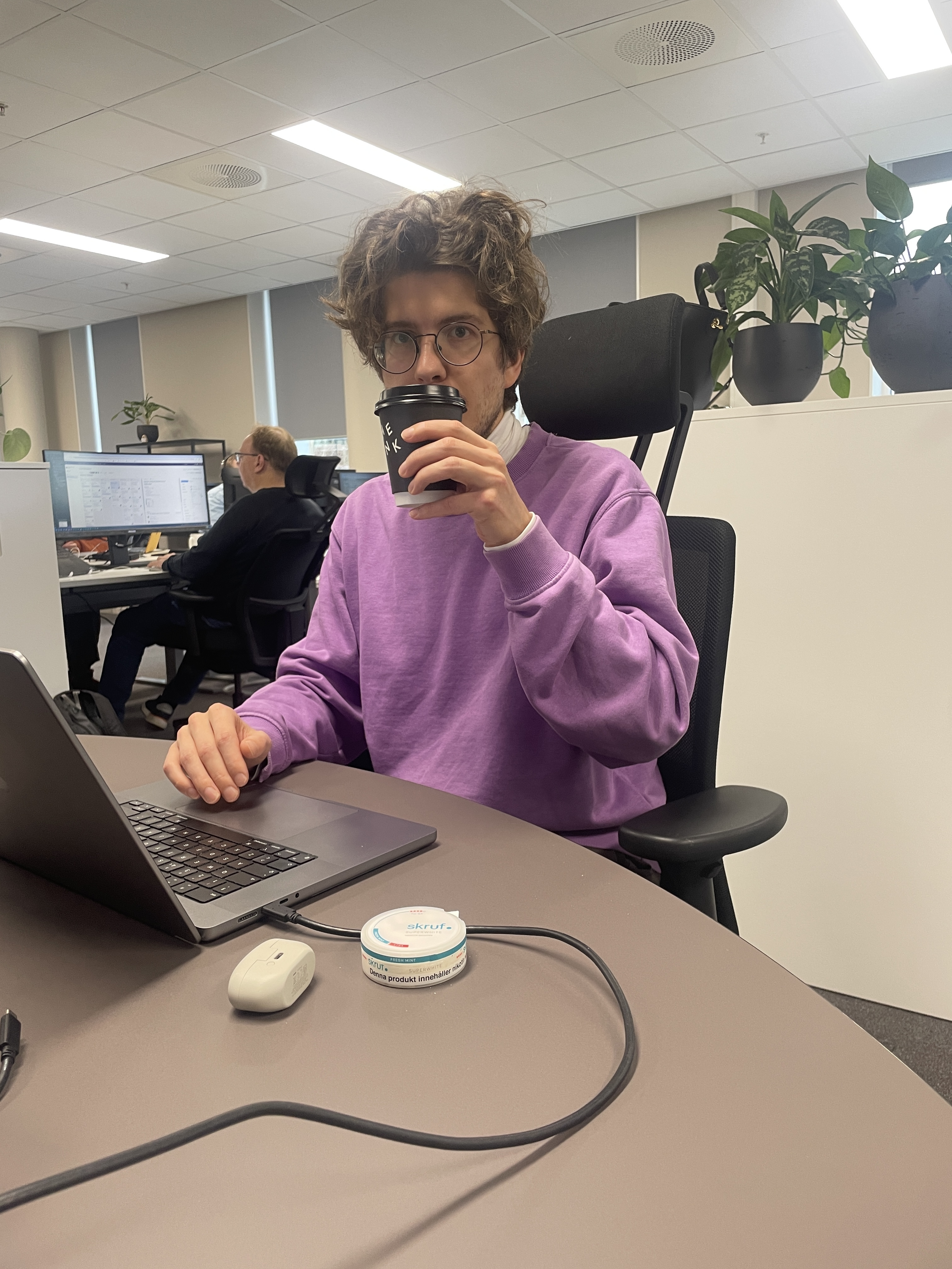 Hans Erling med latte